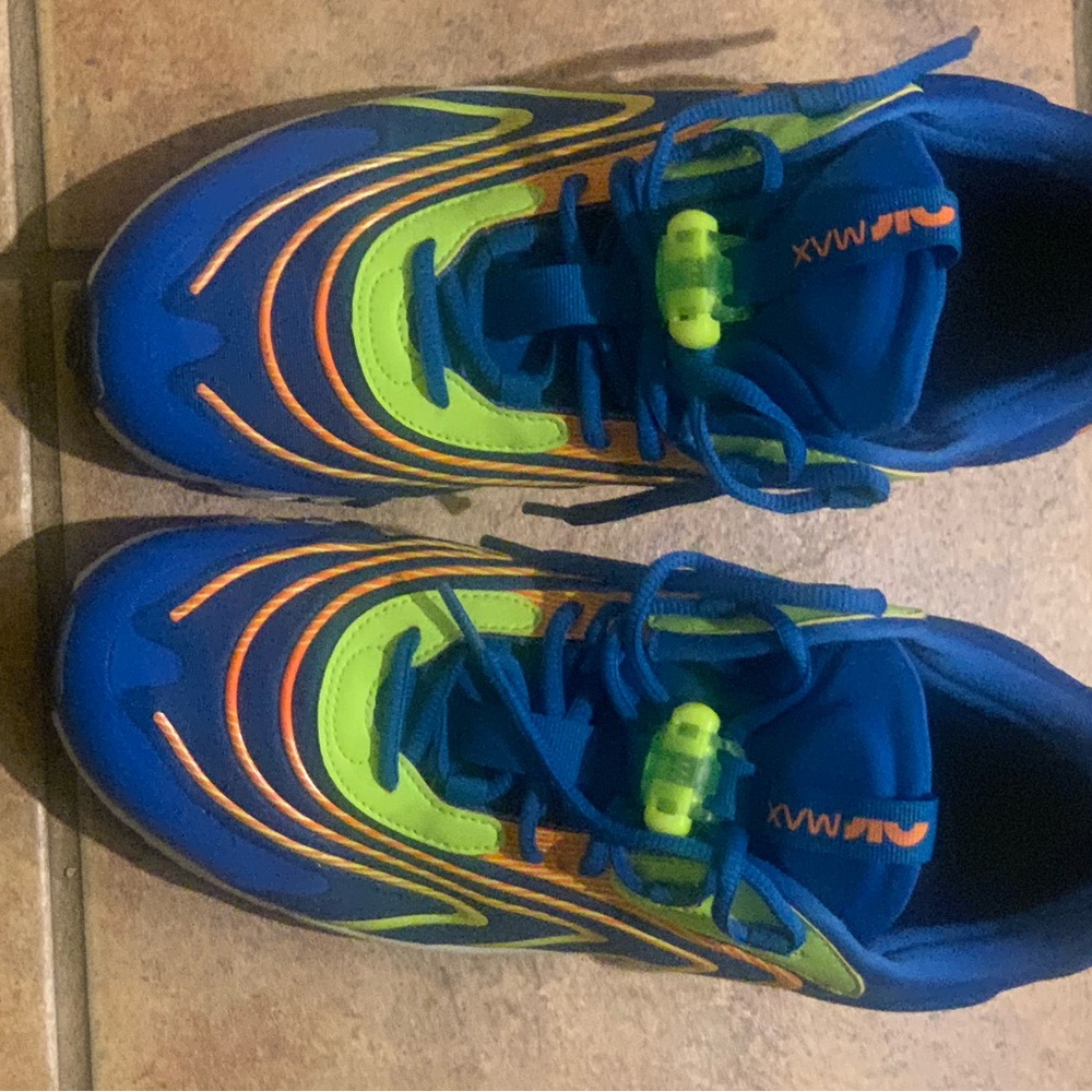 NIKE AIR MAX 270 REACT SIZE 10.5 USED GREAT CONDITION